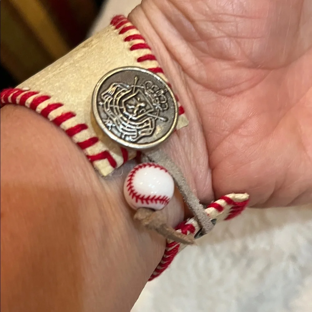 Baseball leather Silver and Cream Cuff Bracelet - Picture 2 of 6